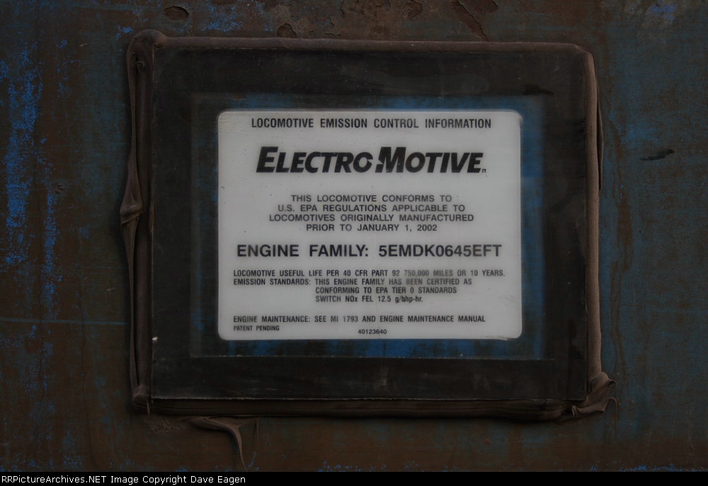 Emission control info on sill of NS 3403